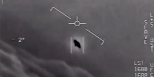 Cuplikan video penampakan UFO yang memperlihatkan sebentuk siluet cakram